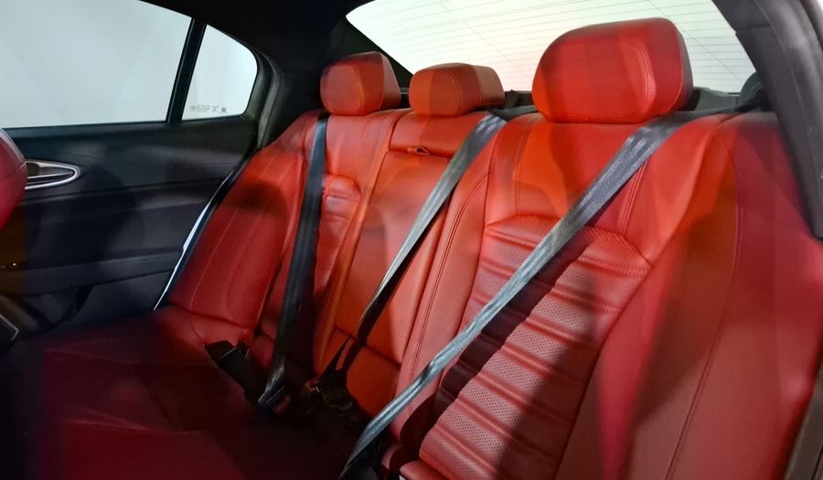 Alfa Romeo Giulia 2.0 VELOCE AUTO Sedan 2022