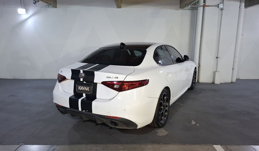 Alfa Romeo Giulia 2.0 VELOCE AUTO Sedan 2022