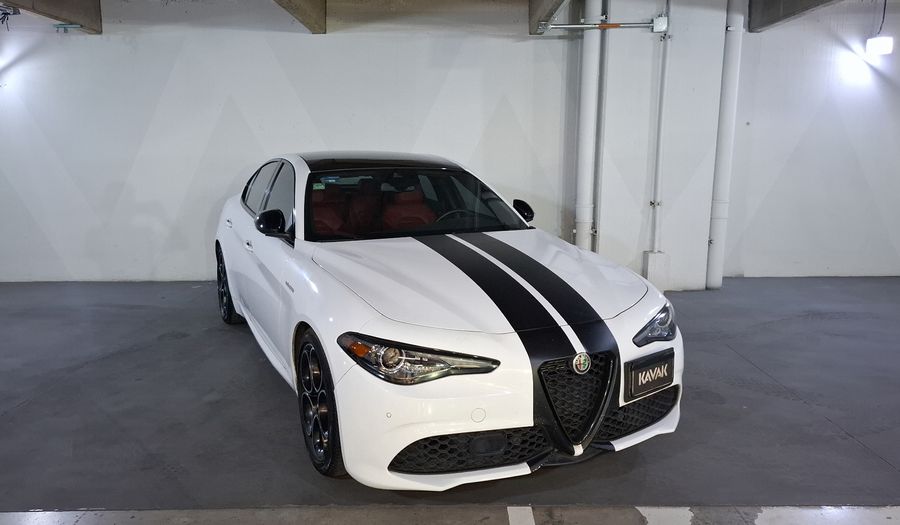 Alfa Romeo Giulia 2.0 VELOCE AUTO Sedan 2022