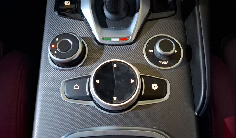 Alfa Romeo Giulia 2.0 VELOCE AUTO Sedan 2022