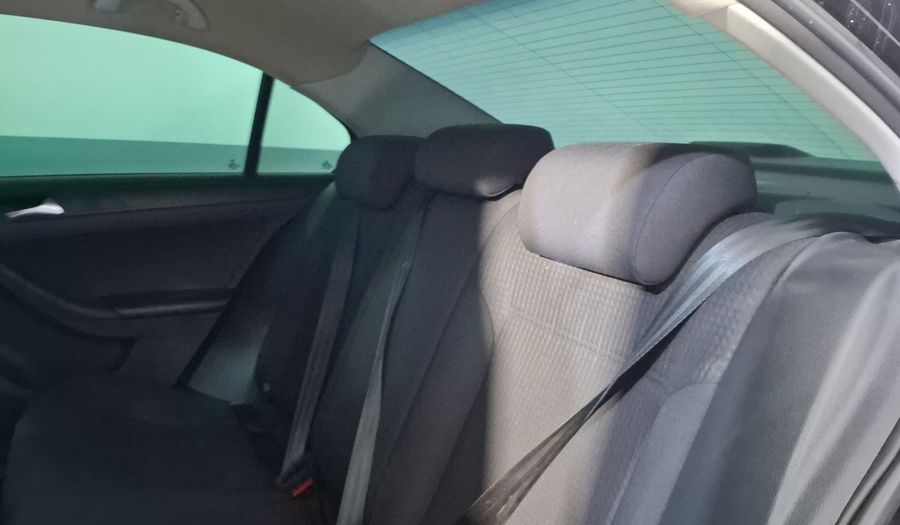 Volkswagen Jetta 2.0 TIPTRONIC Sedan 2015