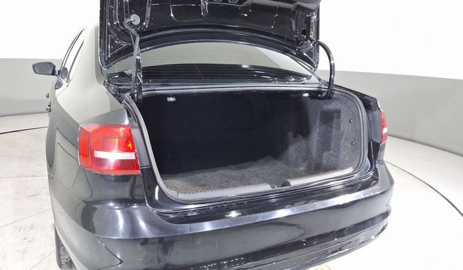 Volkswagen Jetta 2.0 TIPTRONIC Sedan 2015