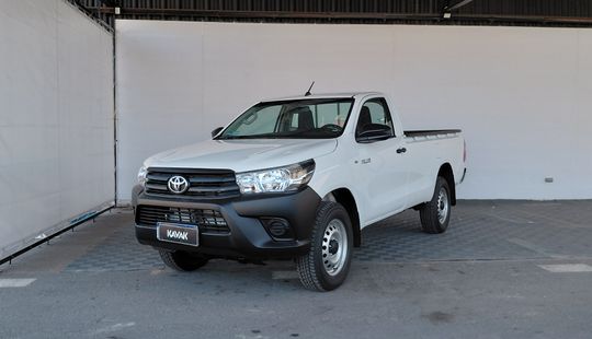 Toyota • Hilux