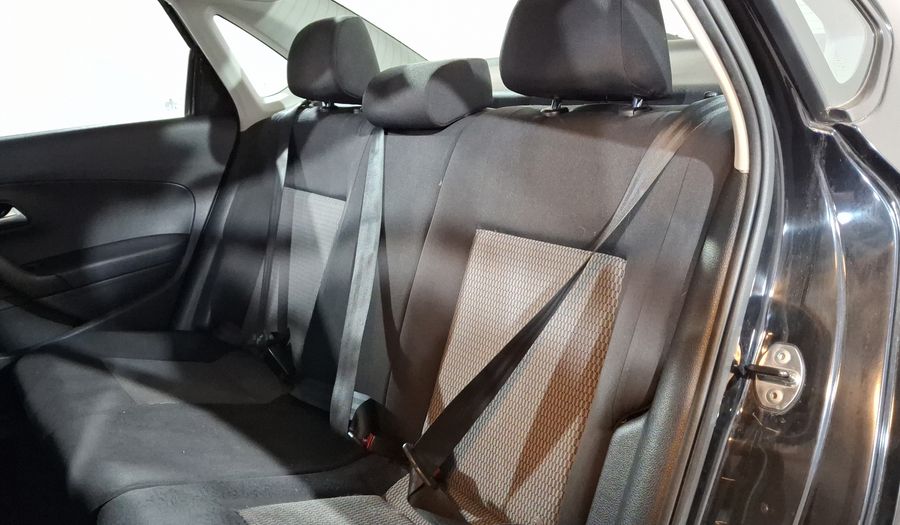 Volkswagen Vento 1.6 ACTIVE TIPTRONIC Sedan 2014