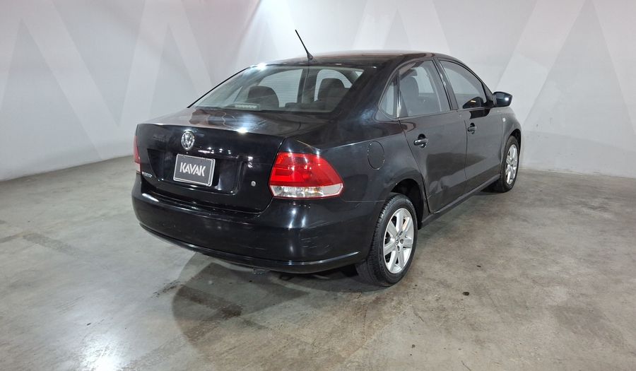 Volkswagen Vento 1.6 ACTIVE TIPTRONIC Sedan 2014