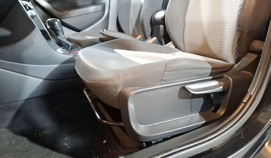 Volkswagen Vento 1.6 ACTIVE TIPTRONIC Sedan 2014