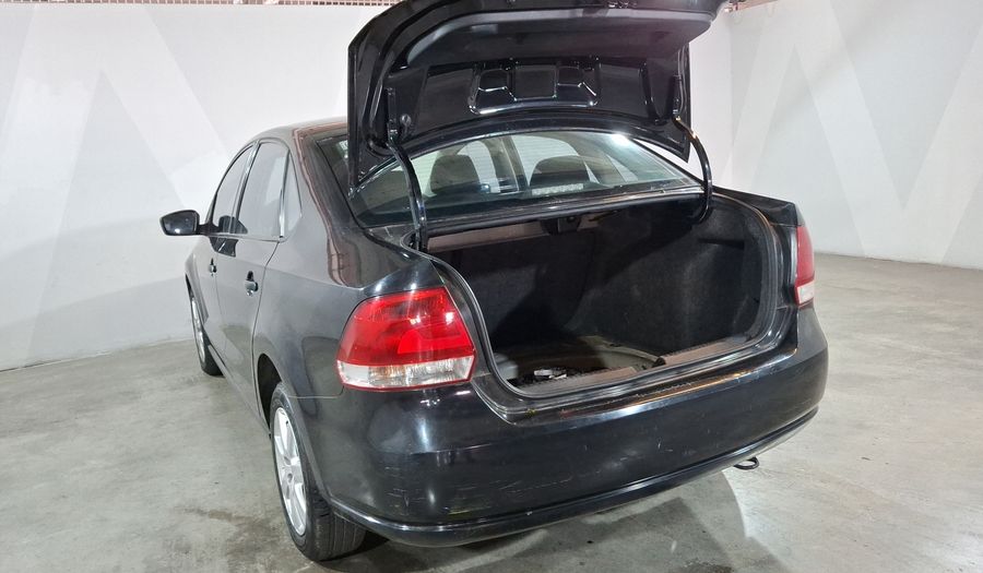 Volkswagen Vento 1.6 ACTIVE TIPTRONIC Sedan 2014