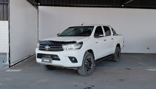 Toyota • Hilux