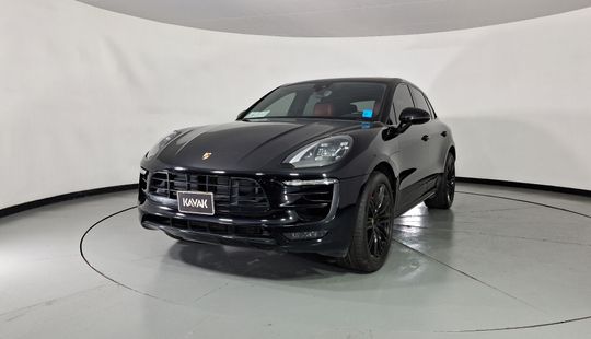 Porsche • Macan