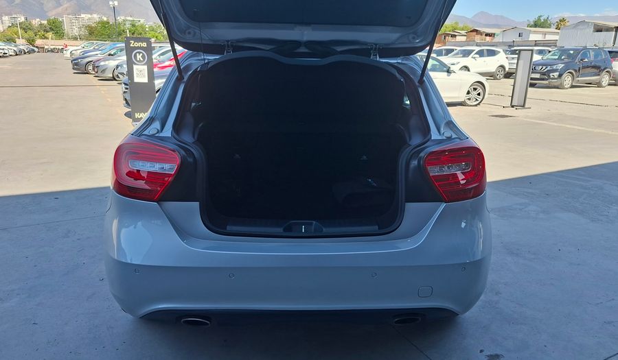 Mercedes Benz Clase A 1.6 180 Hatchback 2016