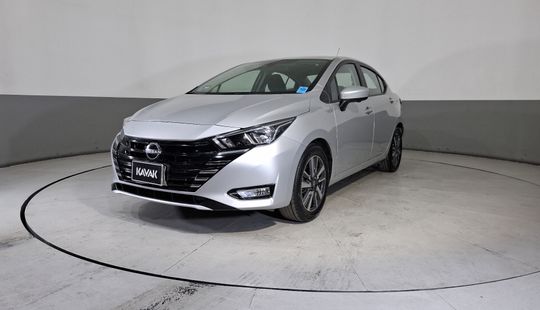 Nissan • Versa
