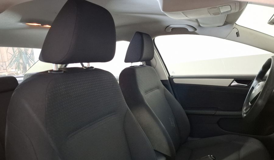 Volkswagen Jetta 2.5 TRENDLINE TIPTRONIC Sedan 2015