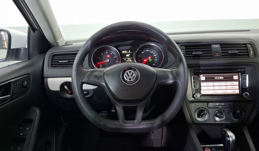 Volkswagen Jetta 2.5 TRENDLINE TIPTRONIC Sedan 2015