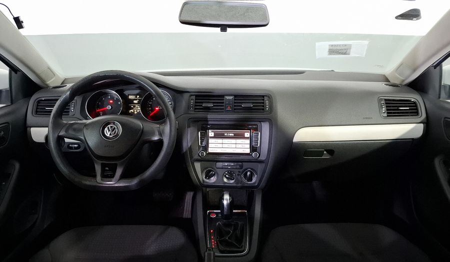 Volkswagen Jetta 2.5 TRENDLINE TIPTRONIC Sedan 2015