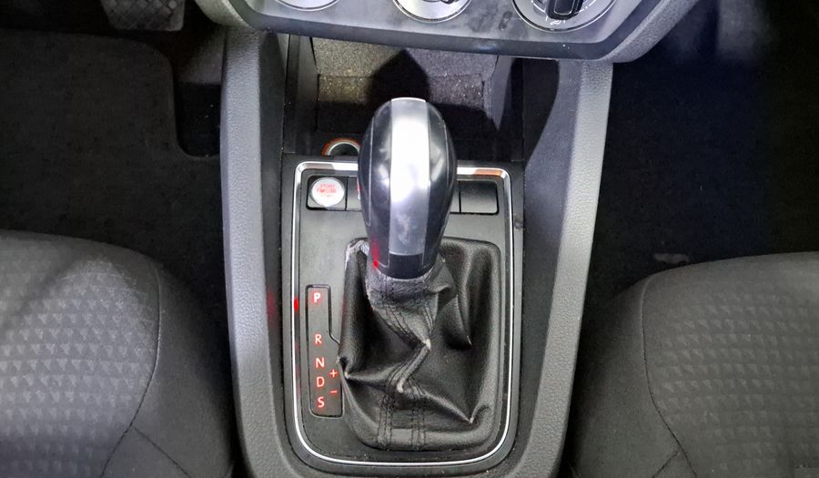 Volkswagen Jetta 2.5 TRENDLINE TIPTRONIC Sedan 2015