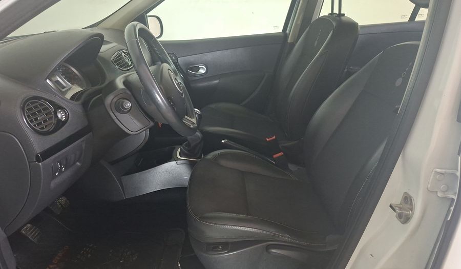 Renault Clio 1.6 DYNAMIQUE Hatchback 2012