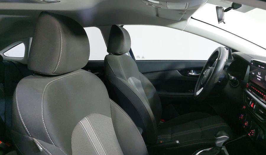 Kia Forte 2.0 EX IVT Hatchback 2023