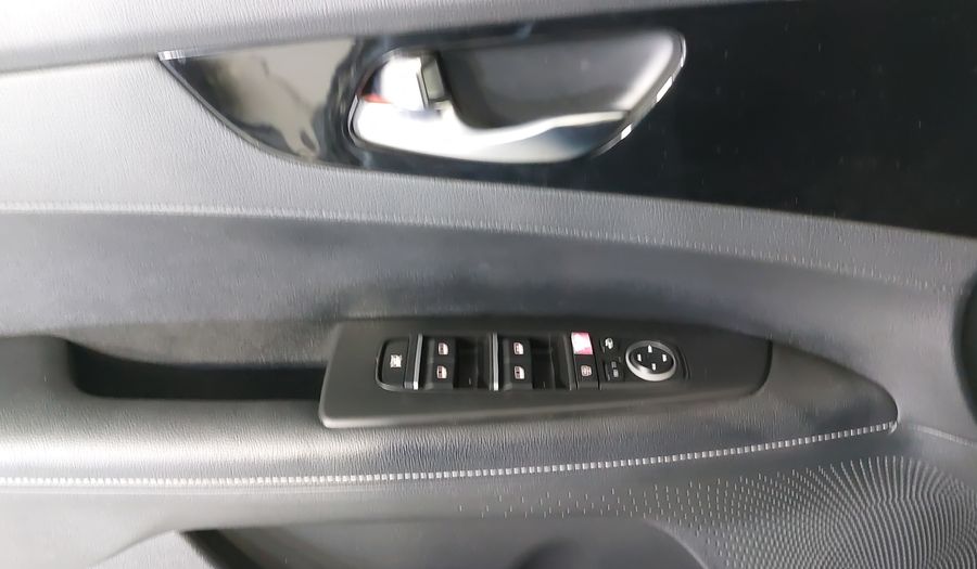 Kia Forte 2.0 EX IVT Hatchback 2023