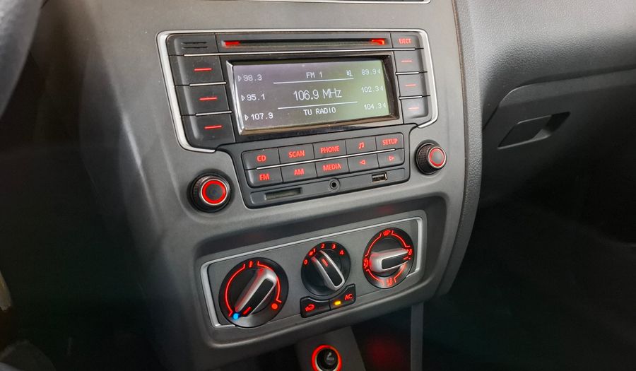 Volkswagen Fox 1.6 COMFORTLINE Hatchback 2014