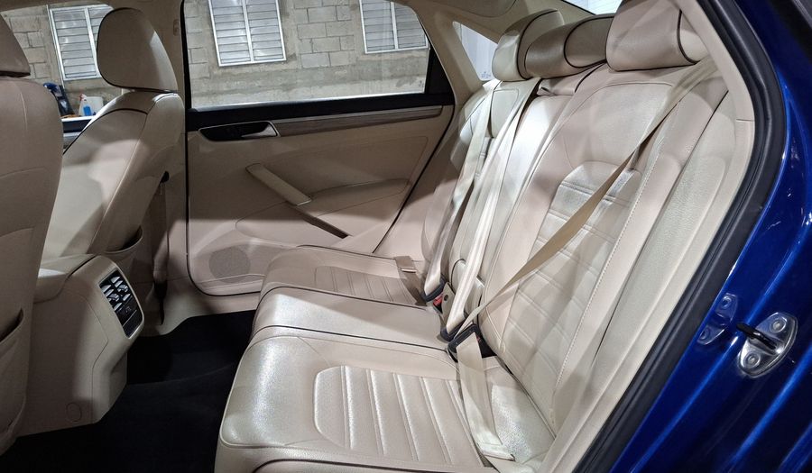 Volkswagen Passat 2.5 SPORTLINE Sedan 2016