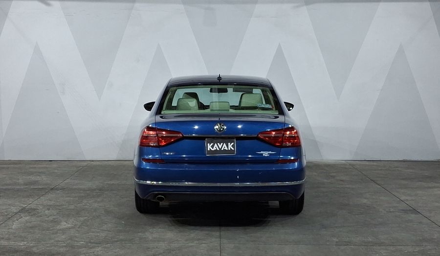 Volkswagen Passat 2.5 SPORTLINE Sedan 2016