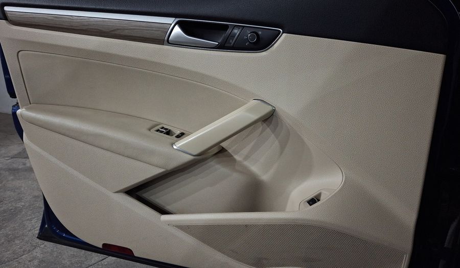 Volkswagen Passat 2.5 SPORTLINE Sedan 2016