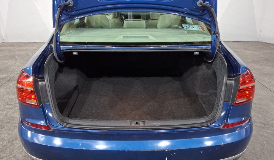 Volkswagen Passat 2.5 SPORTLINE Sedan 2016