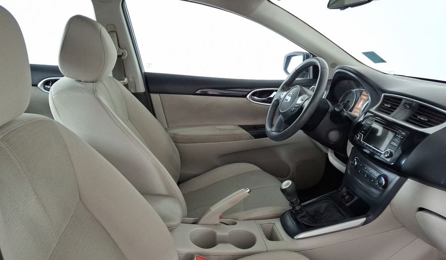 Nissan Sentra 1.8 ADVANCE MT Sedan 2017
