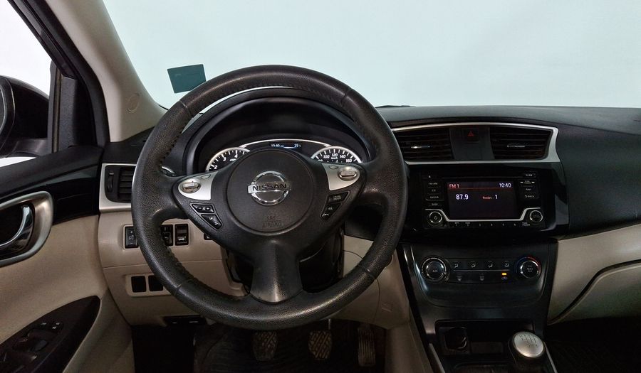 Nissan Sentra 1.8 ADVANCE MT Sedan 2017