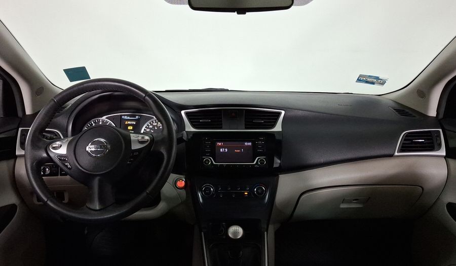 Nissan Sentra 1.8 ADVANCE MT Sedan 2017