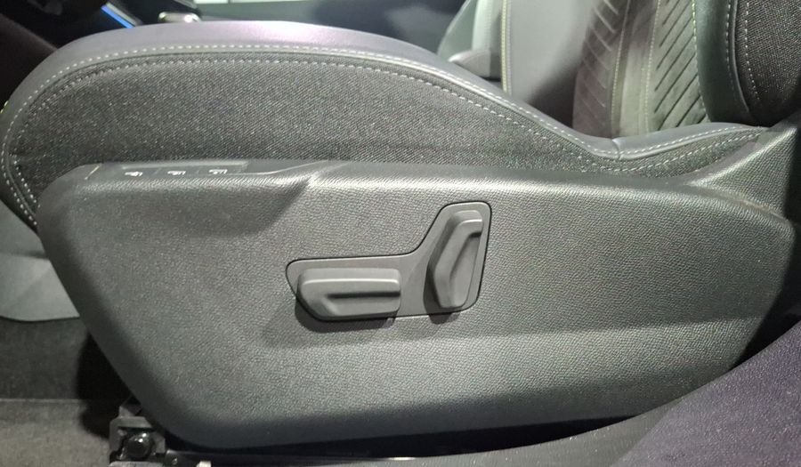 Peugeot 2008 1.2 GT AUTO FL Suv 2025