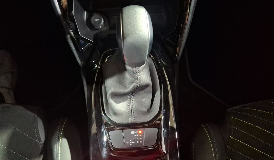 Peugeot 2008 1.2 GT AUTO FL Suv 2025