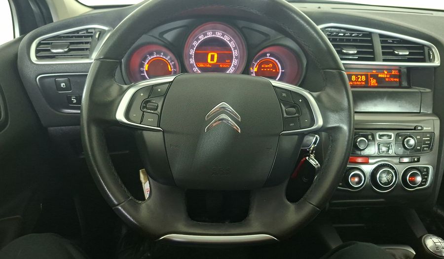 Citroen C4 1.6 120 HP SEDUCTION Hatchback 2013