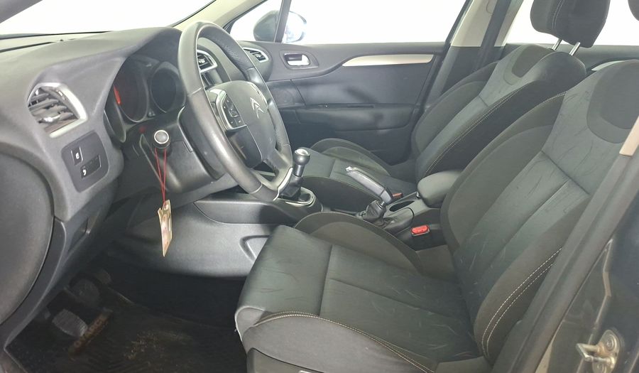 Citroen C4 1.6 120 HP SEDUCTION Hatchback 2013