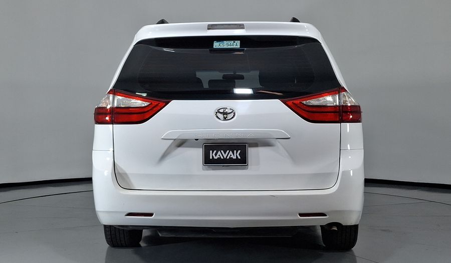Toyota Sienna 3.5 CE AT Minivan 2015
