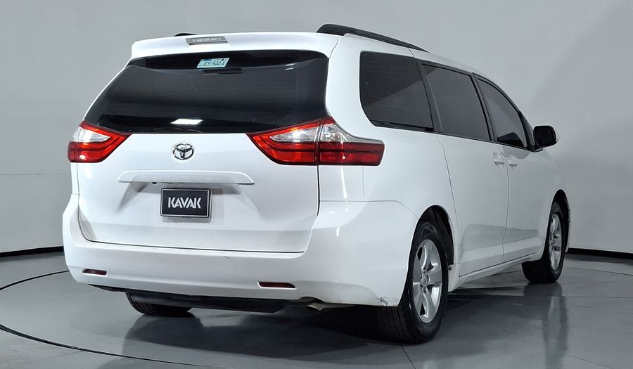 Toyota Sienna 3.5 CE AT Minivan 2015