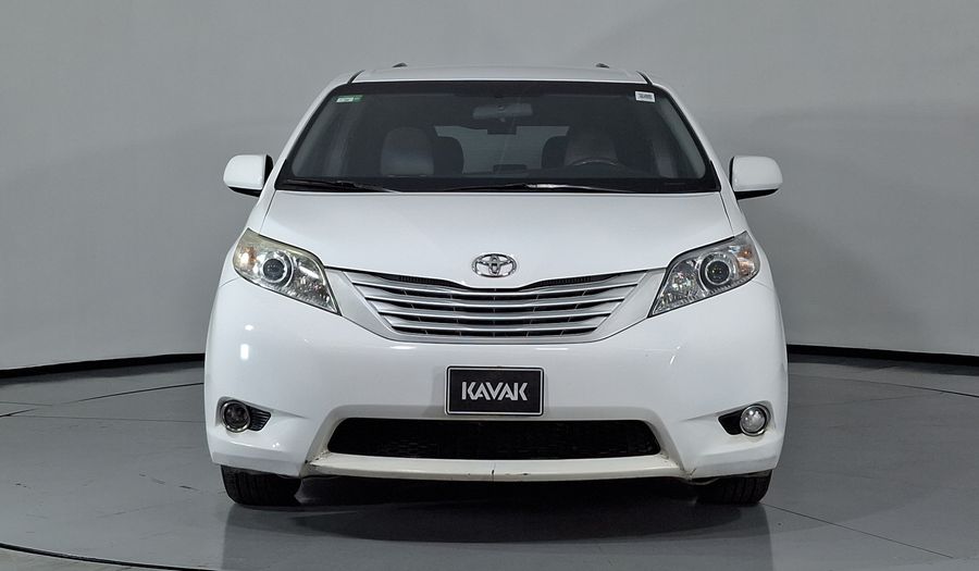 Toyota Sienna 3.5 CE AT Minivan 2015