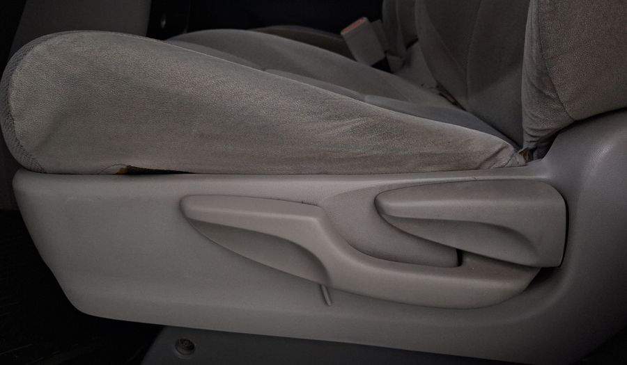 Toyota Sienna 3.5 CE AT Minivan 2015