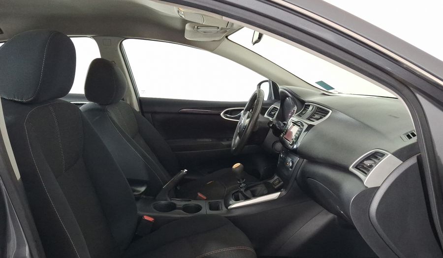 Nissan Sentra 1.8 ADVANCE MT Sedan 2017