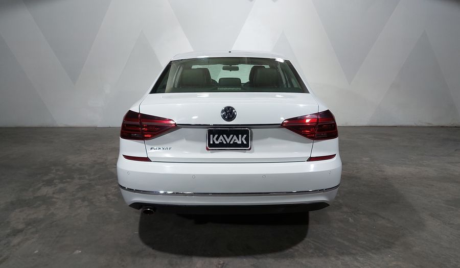 Volkswagen Passat 2.5 HIGHLINE AUTO Sedan 2018