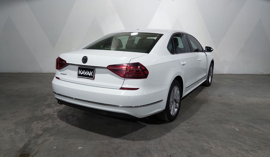 Volkswagen Passat 2.5 HIGHLINE AUTO Sedan 2018