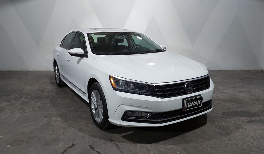 Volkswagen Passat 2.5 HIGHLINE AUTO Sedan 2018