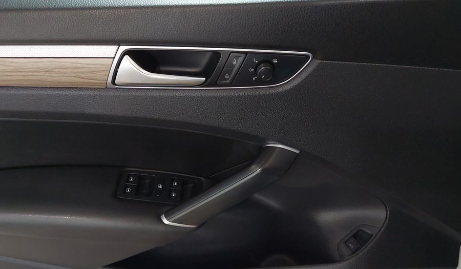 Volkswagen Passat 2.5 HIGHLINE AUTO Sedan 2018