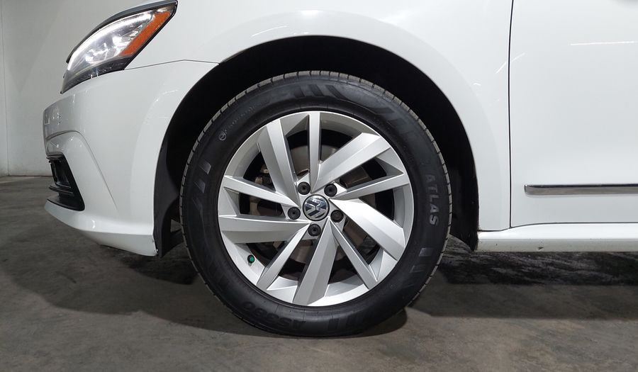 Volkswagen Passat 2.5 HIGHLINE AUTO Sedan 2018