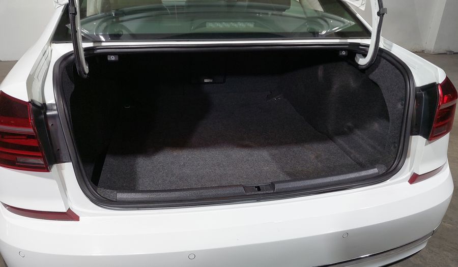 Volkswagen Passat 2.5 HIGHLINE AUTO Sedan 2018