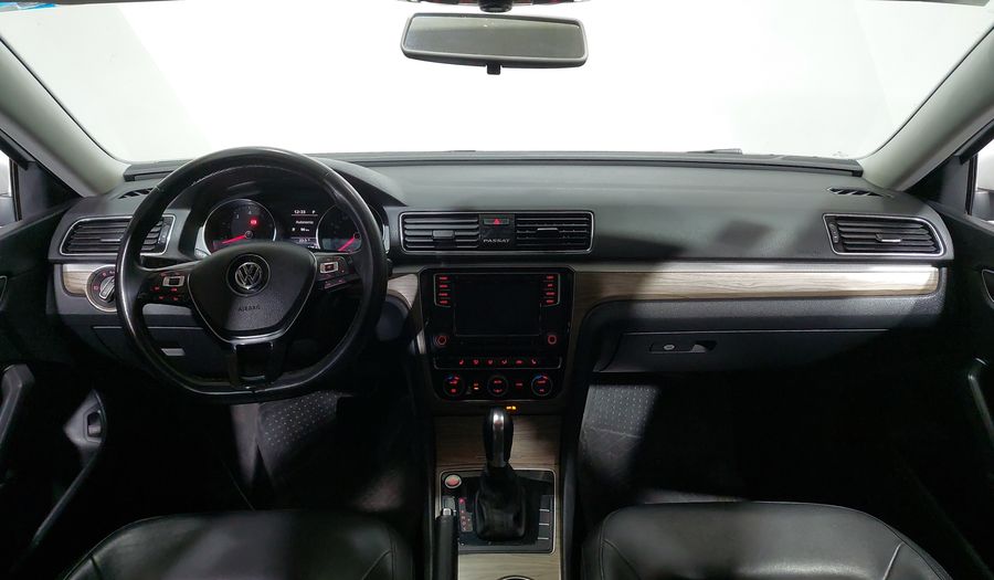 Volkswagen Passat 2.5 HIGHLINE AUTO Sedan 2018