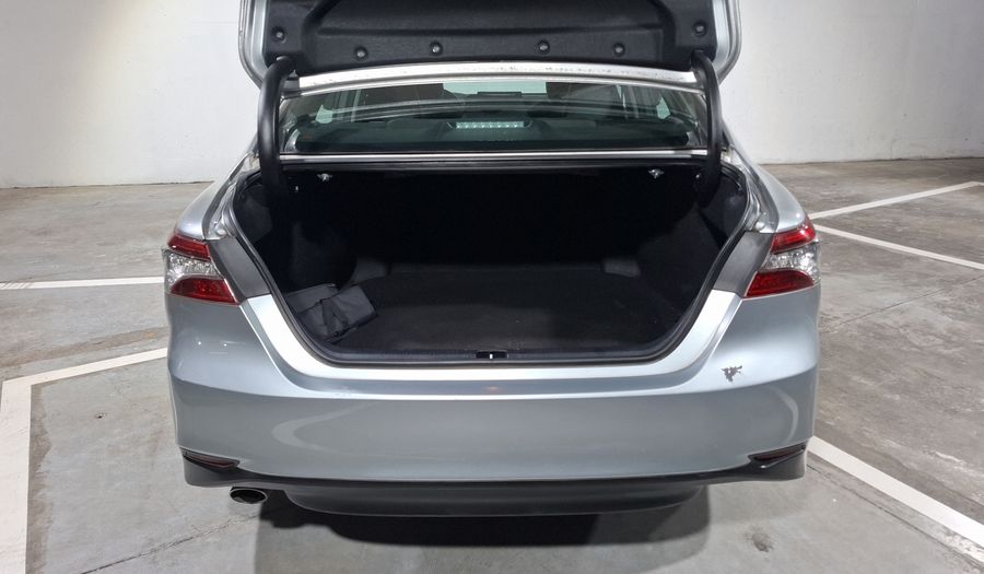 Toyota Camry 2.5 HEV XLE AUTO Sedan 2021