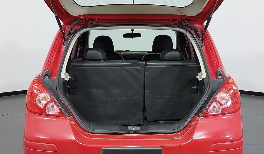 Nissan Tiida 1.8 FLEX Sedan 2013