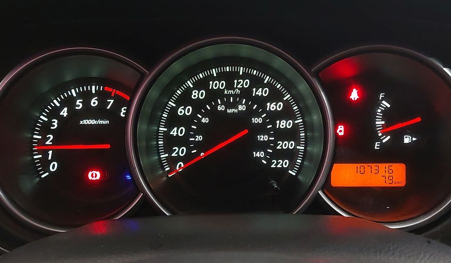 Nissan Tiida 1.8 FLEX Sedan 2013