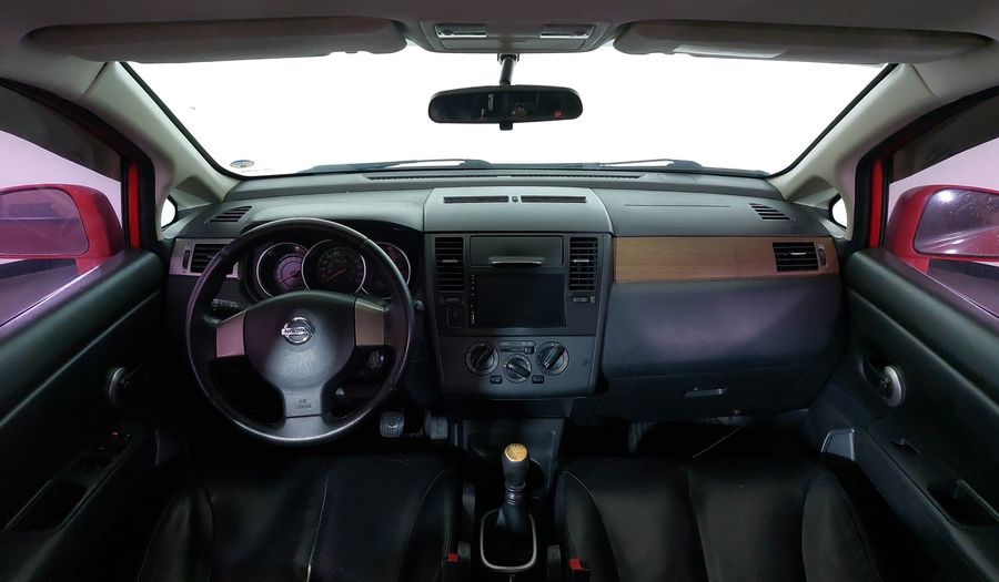 Nissan Tiida 1.8 FLEX Sedan 2013